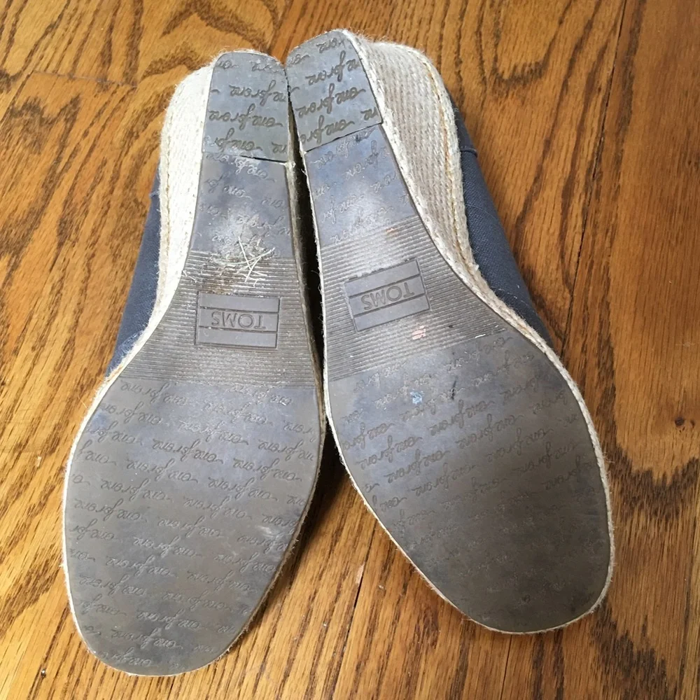 TOMS Women's Gray Grey Open Toe Wedges Shoes